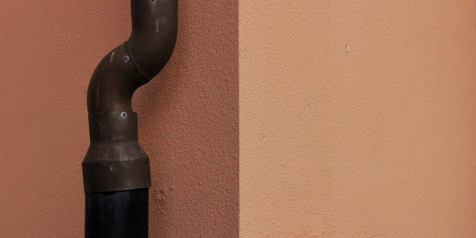 Cara Mudah Melepas Sambungan Pipa PVC yang Telah Melekat Kuat