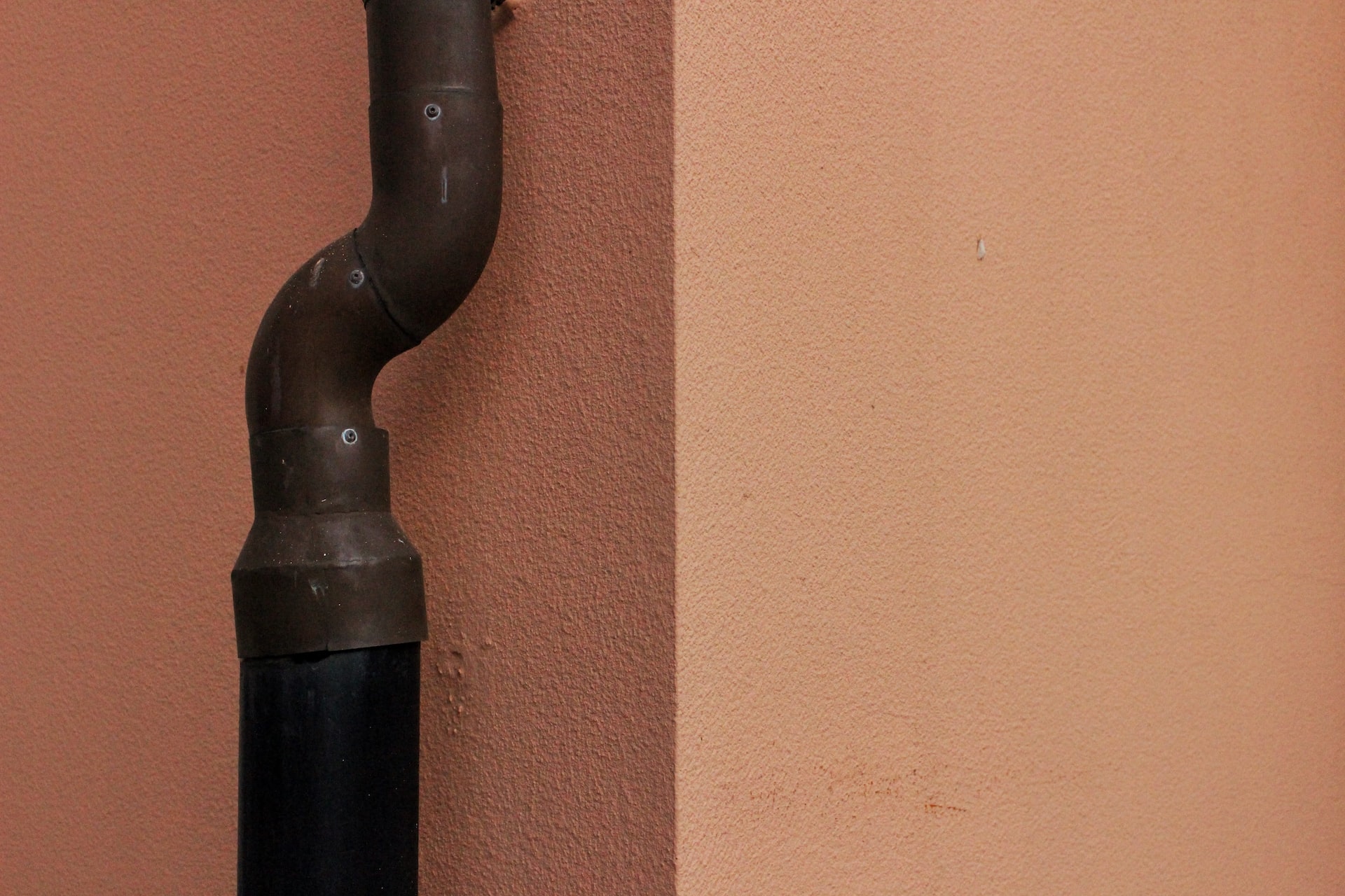 Cara Mudah Melepas Sambungan Pipa PVC yang Telah Melekat Kuat