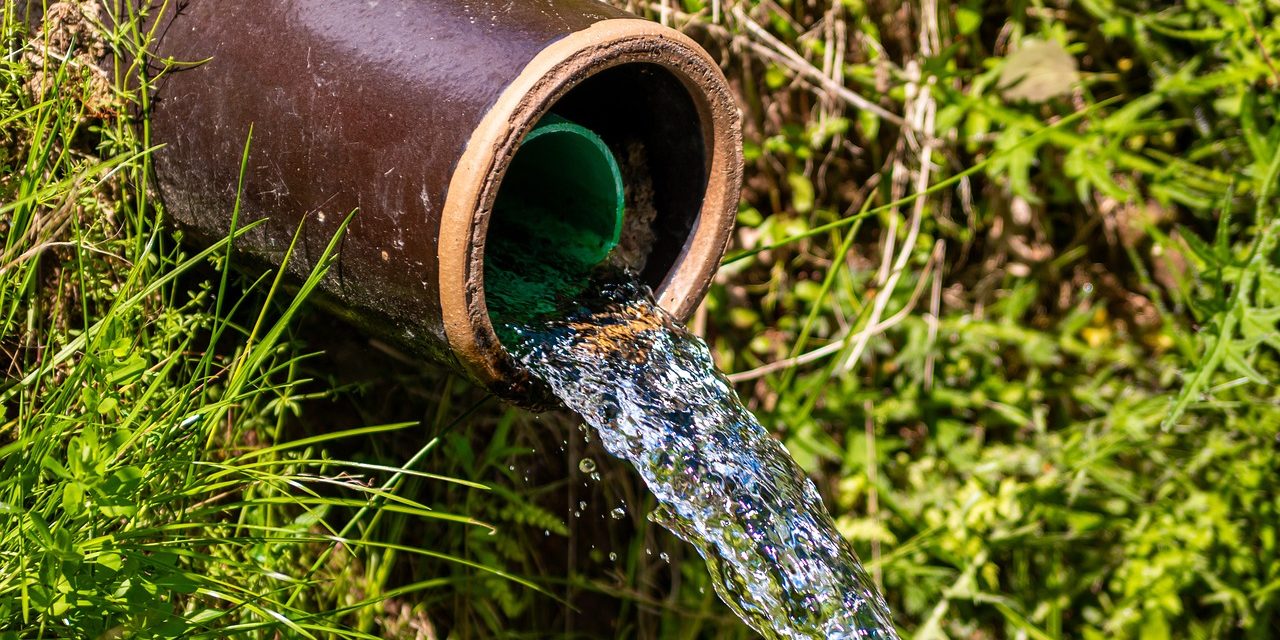 Pipa Sebagai Solusi Transportasi Air Bersih di Pedesaan